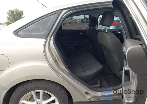 2015 Ford Focus Se z USA, uszkodzony, nr VIN 1FADP3F21FL294268